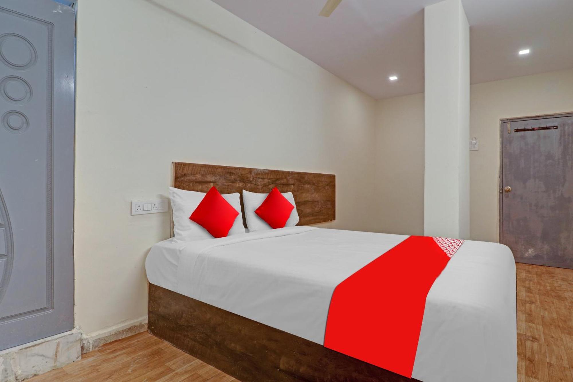Hotel O R Square Bn Reddy Sururnagar Buitenkant foto