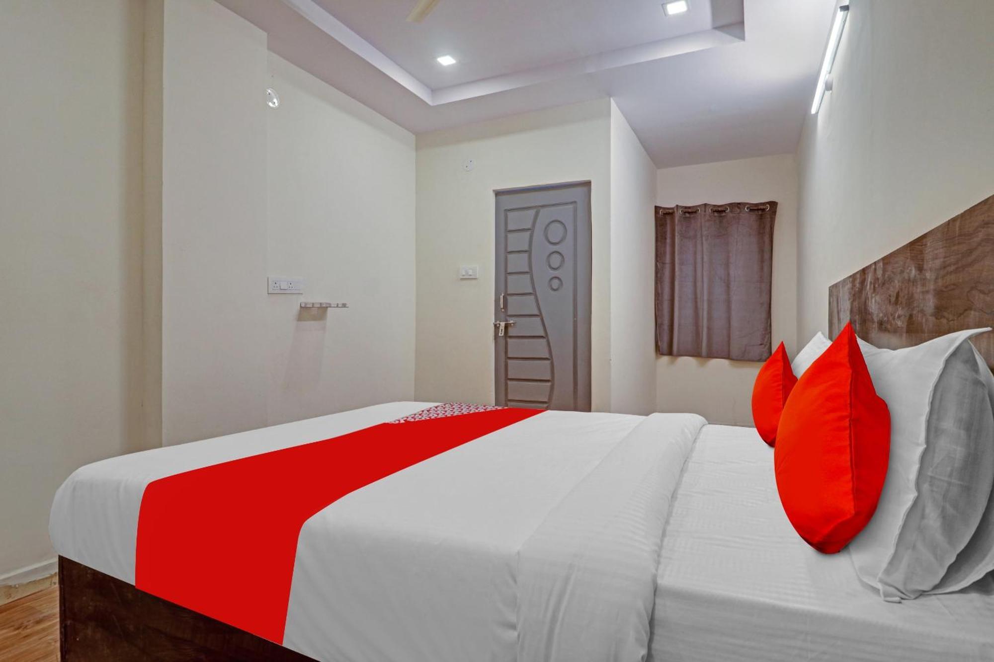 Hotel O R Square Bn Reddy Sururnagar Buitenkant foto