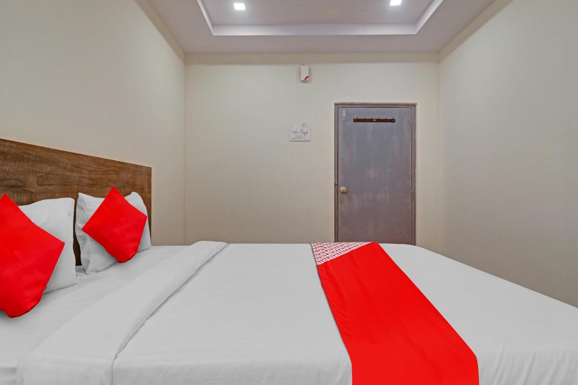 Hotel O R Square Bn Reddy Sururnagar Buitenkant foto