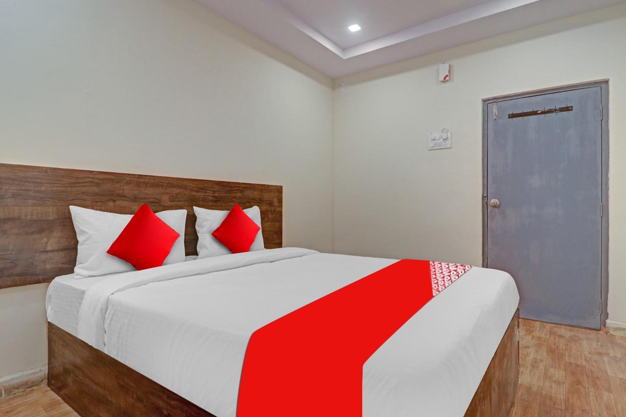 Hotel O R Square Bn Reddy Sururnagar Buitenkant foto