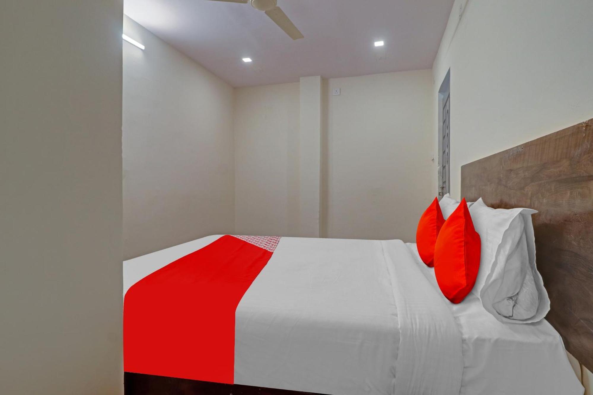 Hotel O R Square Bn Reddy Sururnagar Buitenkant foto