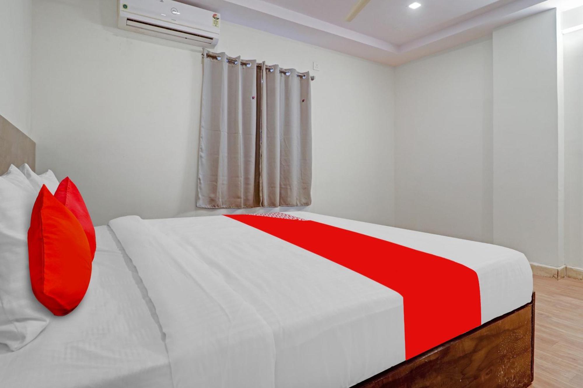 Hotel O R Square Bn Reddy Sururnagar Buitenkant foto