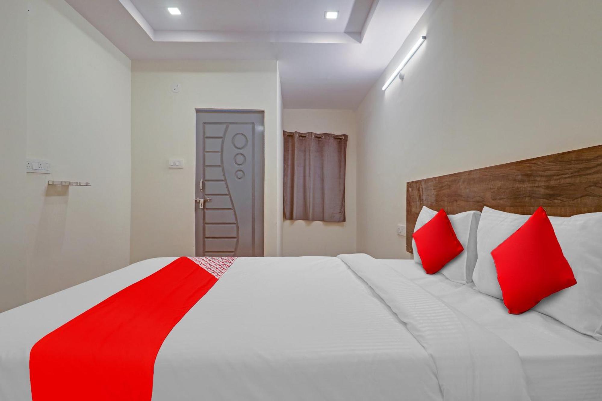 Hotel O R Square Bn Reddy Sururnagar Buitenkant foto