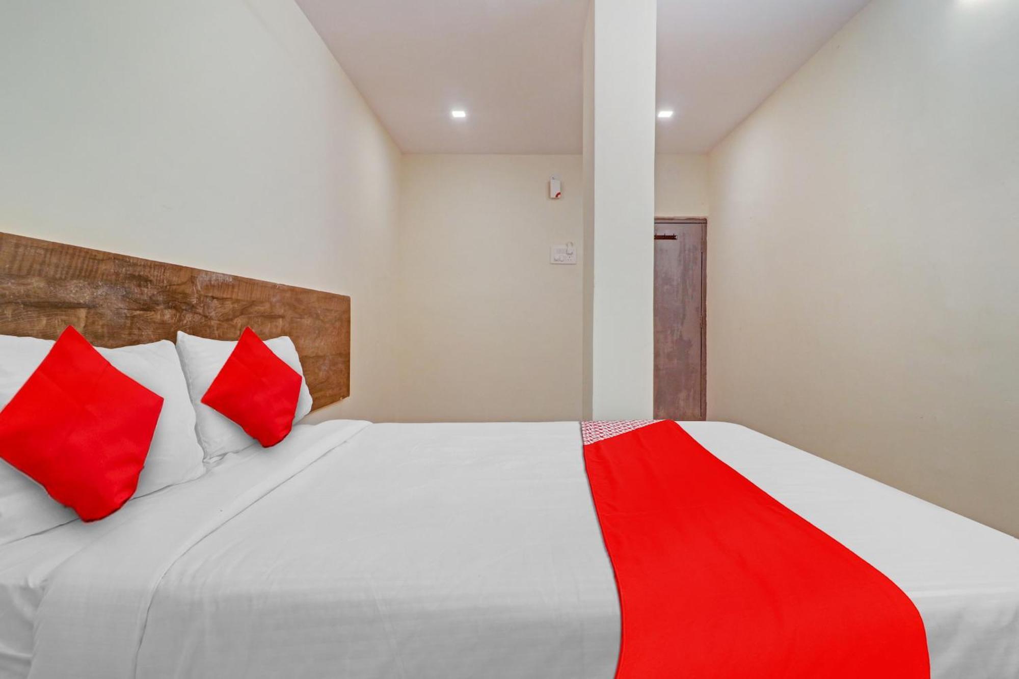 Hotel O R Square Bn Reddy Sururnagar Buitenkant foto