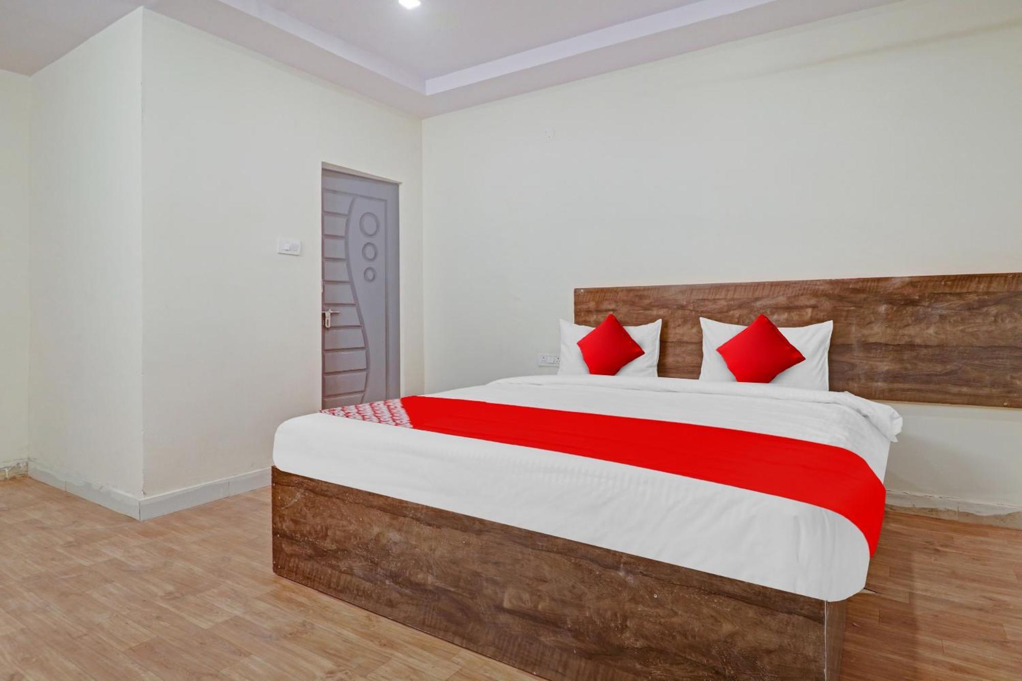 Hotel O R Square Bn Reddy Sururnagar Buitenkant foto